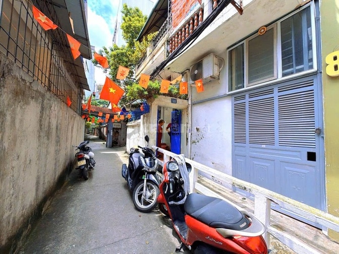 BÁN ĐẤT TẶNG NHÀ -PHỐ VIP ĐÀO TẤN, BA ĐÌNH - DT60M2- MT5M - NHỈNH 16TỶ