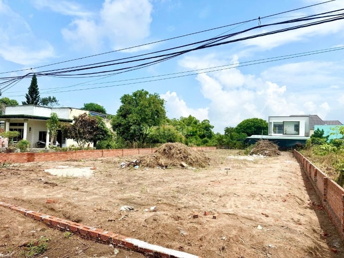 Chuyển nhượng và Bán  2 lô liền kề Mặt tiền khu trung tâm hiện hữu