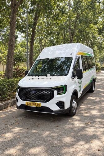 Ford Transit Premium 2025 18C Xe Chính Chủ