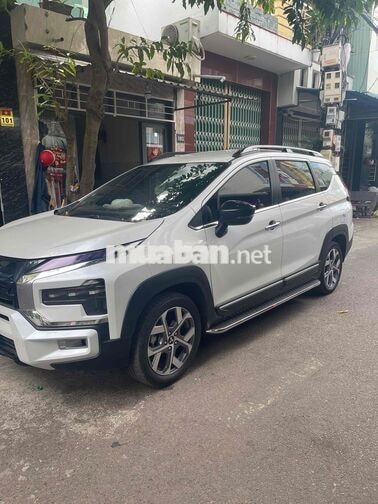 Mitsubishi Xpander Cross 7 chỗ Trắng