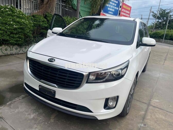 Kia Grand Sedona Trắng 7 chỗ Xe gia đình