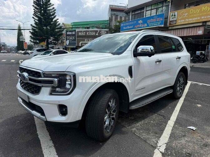 Everest Titanium 1 cầu Lướt 14.000km Xe Chuẩn