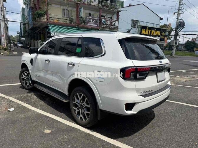 Everest Titanium 1 cầu Lướt 14.000km Xe Chuẩn