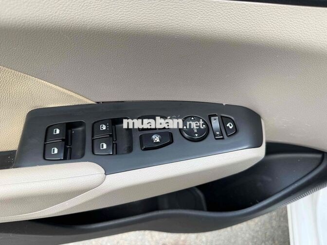 Hyundai Accent 2021 Tự động tiêu chuẩn Trắng