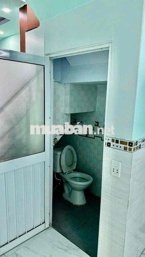 nhà 2 phòng ngủ 2 wc hẻm xe hơi