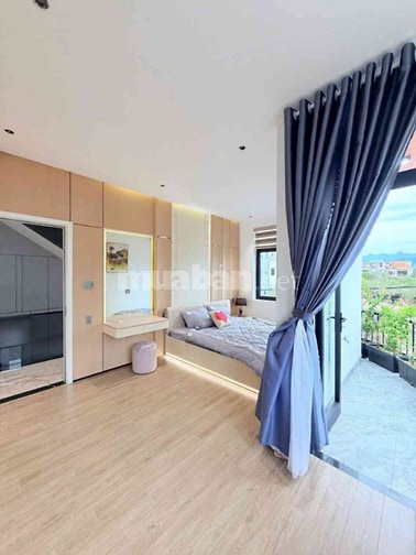 BÁN NHÀ 3 TẦNG GẦN BIỂN ĐÀ NẴNG  2 MẶT TIỀN