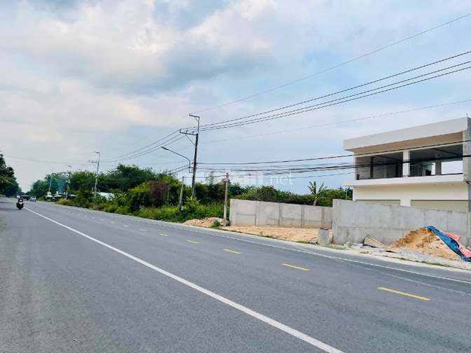 Bán gấp 300m2 Sẵn thổ cư ngang 6m đường nhựa 32m Sau KCN Mỹ Phước 2,3