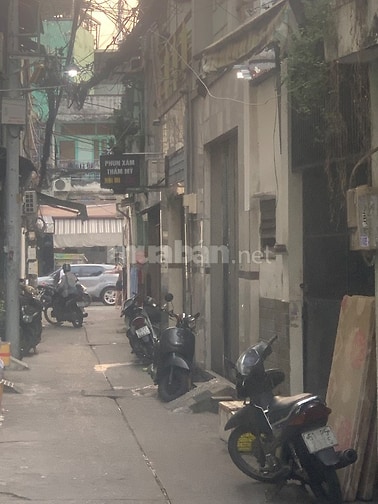 NHÀ HẺM XE HƠI,sát mặt tiền, gần chợ Trần Văn Quang