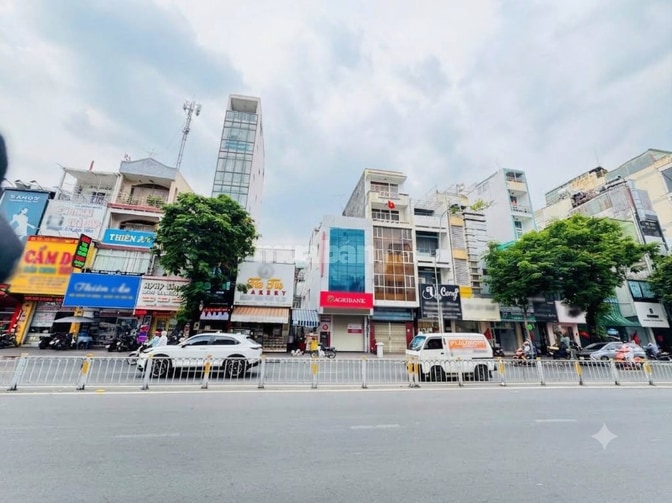 MẶT TIỀN THƯƠNG HIỆU  SẢN PHẨM KHAN HIẾM XUỐNG GIÁ SÂU 
