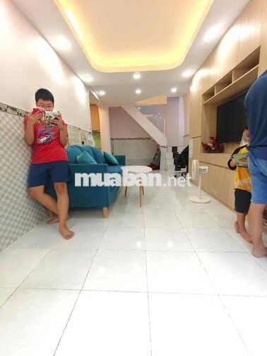 Nhà 3 Tầng ngay Trung Tâm Phú Nhuận , nhà mới sạch đẹp