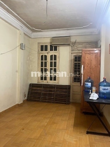 Cho thuê nhà nguyên căn 5 tầng Linh Quang, Phường Văn Chương, Đống Đa