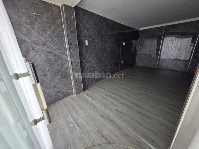 Cho thuê MT Lầu1(4,5x8) BùiĐTúy BThạnh,lối đi riêng,sân xe Ở,KD,Vp