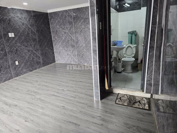 Cho thuê MT Lầu1(4,5x8) BùiĐTúy BThạnh,lối đi riêng,sân xe Ở,KD,Vp