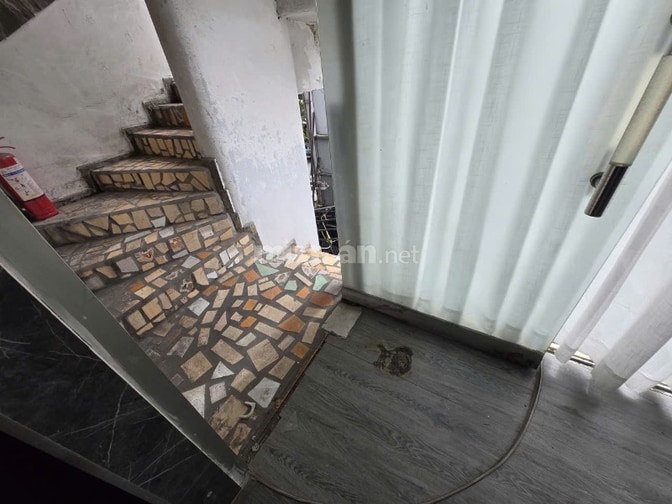 Cho thuê MT Lầu1(4,5x8) BùiĐTúy BThạnh,lối đi riêng,sân xe Ở,KD,Vp