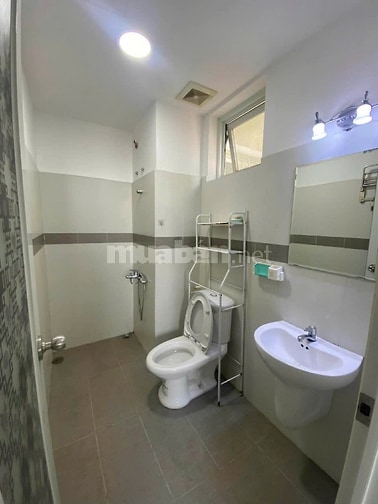 Chung cư 10A Trần Nhật Duật. Q1: 75m2, 2p ngủ, 2wc, full NT, 13triệu