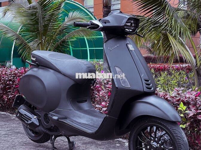 Cần bán Vespa Sprint 125 .