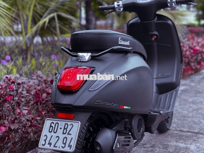 Cần bán Vespa Sprint 125 .