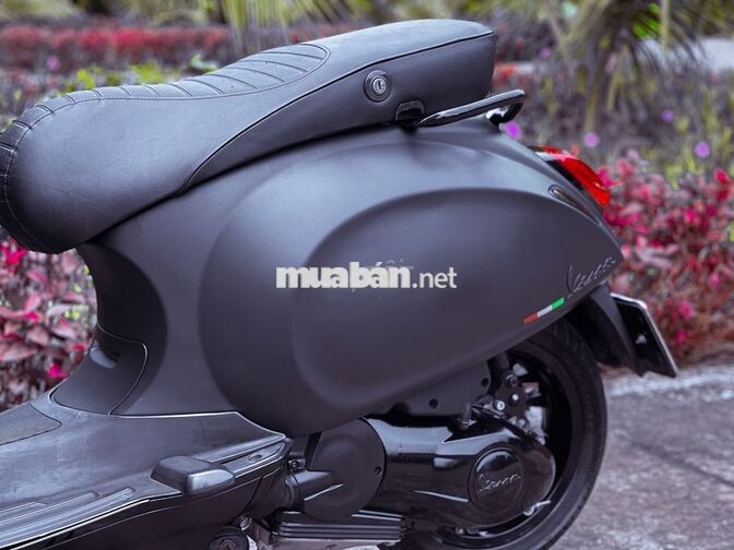 Cần bán Vespa Sprint 125 .