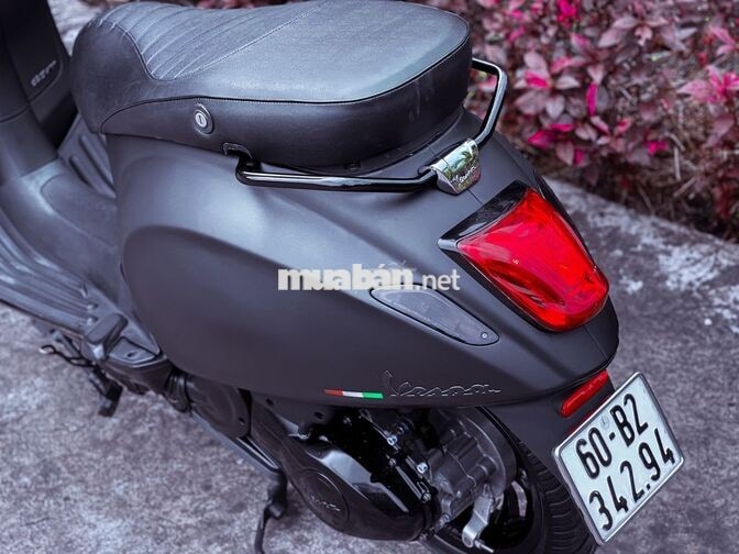 Cần bán Vespa Sprint 125 .