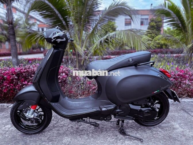 Cần bán Vespa Sprint 125 .