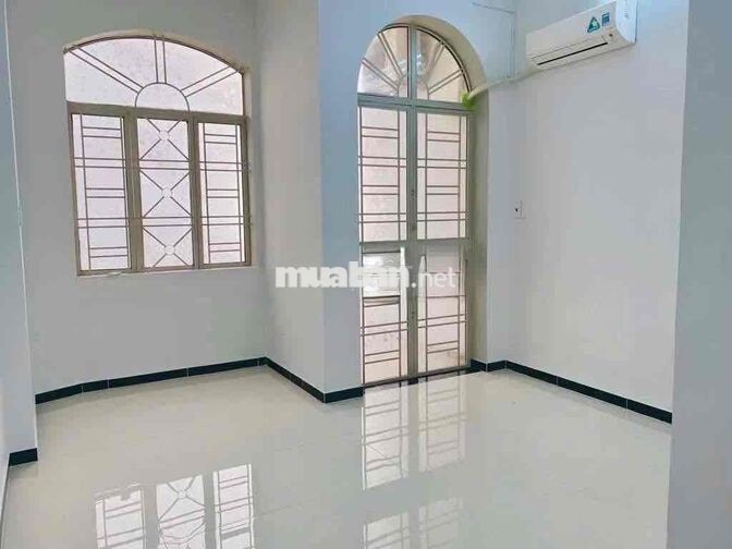 Cho thuê nhà hẻm phạm văn Hai 48m2giá 18tr