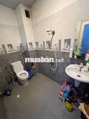 Mình cần pass phòng này vì có việc ở quê