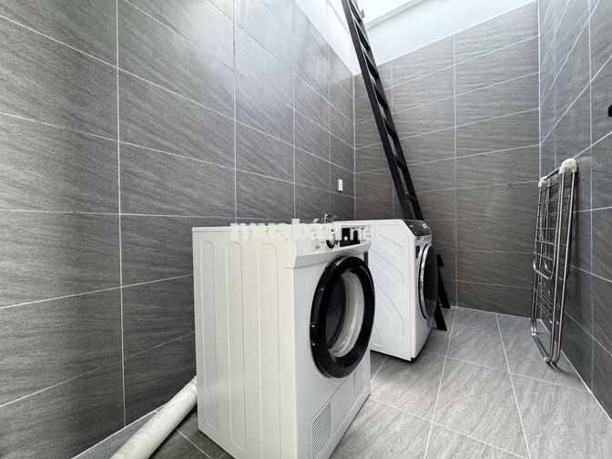 Cho thuê nhà 3 phòng ngủ, 4 phòng tắm, nội thất full mới 100%
