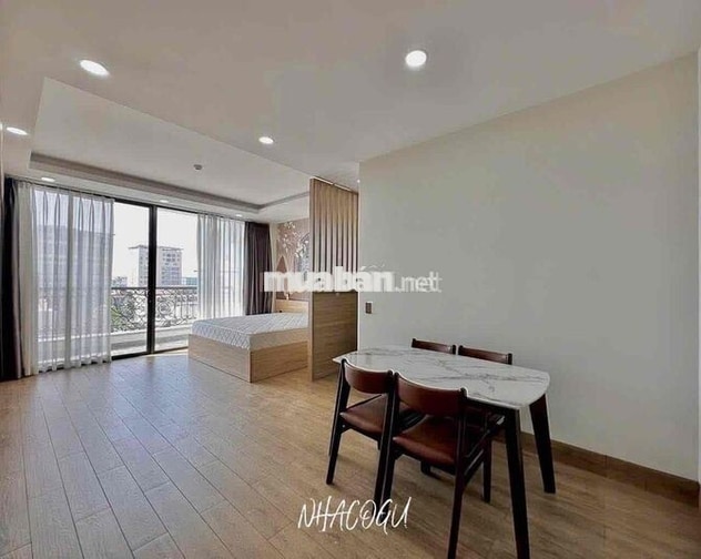 Phòng 35m2_ Studio ban công lớn_
