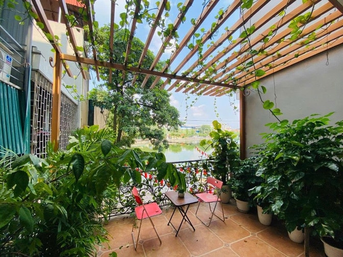 Mặt hồ Bồ Đề, 90m2, 7 tầng thang máy, kinh doanh, văn phòng,  26 tỷ