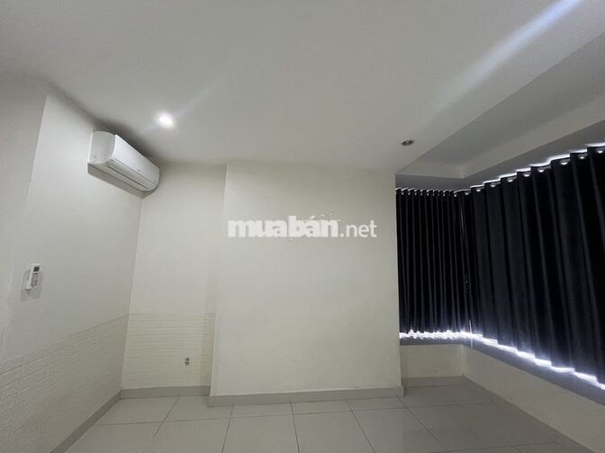 Chính chủ cho thuê căn hộ 138m2 3pn 3wc tầng cao view thoáng giá tốt