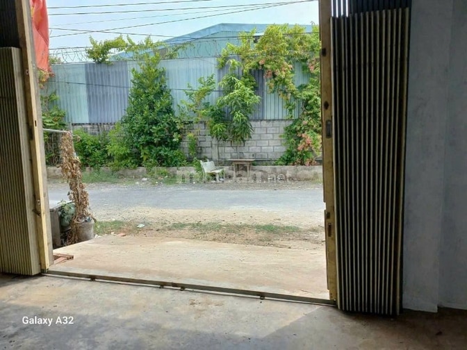 Cho thuê nhà mặt tiền gần ngã tư Đinh Đức Thiện - Tỉnh lộ 835