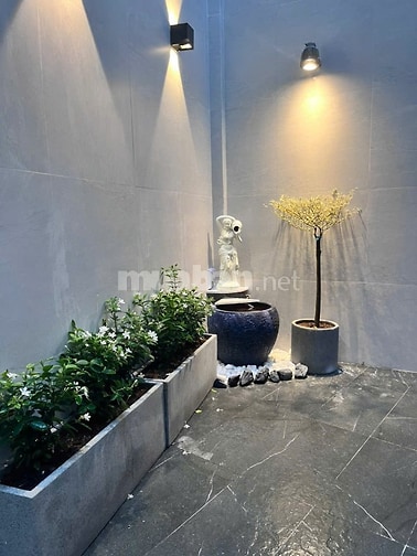 Sổ hồng chính chủ nhà đẹp có hoàn công đầy đủ thích hợp ở và cho thuê