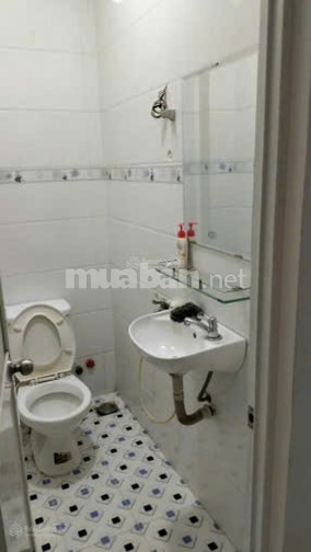 Ngay chủ bán nhà trệt, lầu, DTSD : 60mv Đường LH Phong, Q 10, 4,6 tỷ
