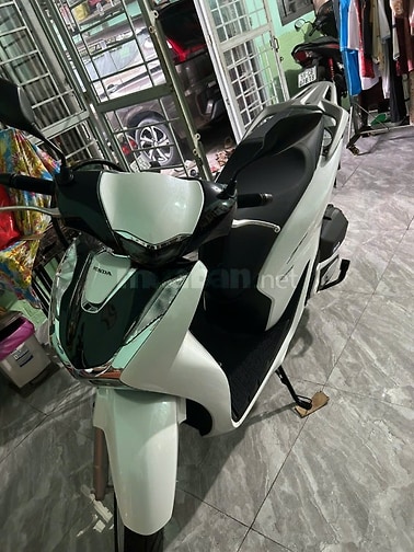 Bán xe SH 160i màu trắng, nhà sử dụng kỹ