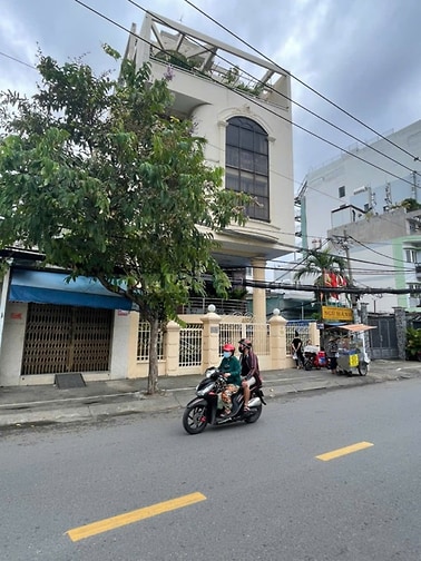 Bán nhà mặt tiền xóm chiếu Q4,dt:460m,giá:55tỷ(gpxd:1 hầm 8lầu)