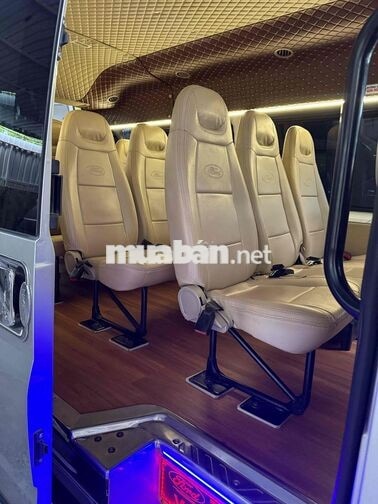Ford Transit 16 chỗ 2018 Máy dầu Bạc
