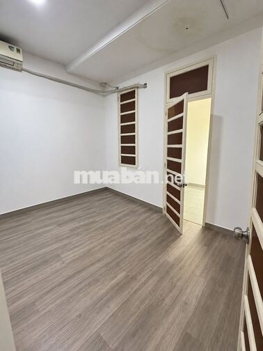 Cho thuê phòng trống lầu 3 view rộng rãi