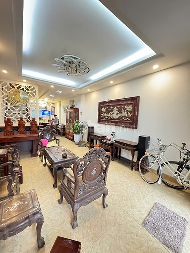 Mặt phố Nguyễn Trường Tộ, 99m2, lô góc xây toà 9 tầng,kinh doanh,53 tỷ