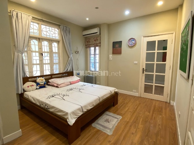 Cho thuê nhà riêng phố lê hồng phong ,ba đình DT 75m2x 4,5T MT25m