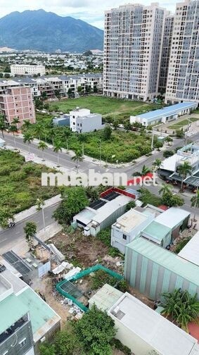 Tôi cần cho thuê mặt bằng góc ngã tư đường 10,5m ngay chung cư Ori