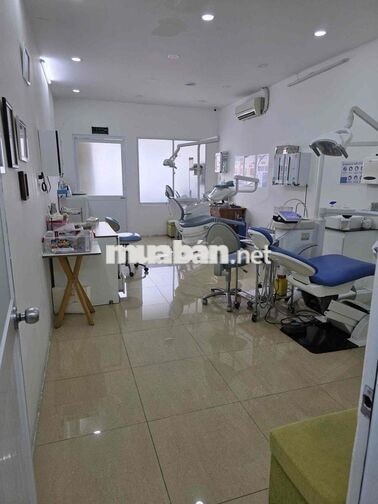 Cho thuê nhà MẶT TIỀN HUỲNH VĂN BÁNH ,Phú Nhuận Cho kinh doanh ăn uống