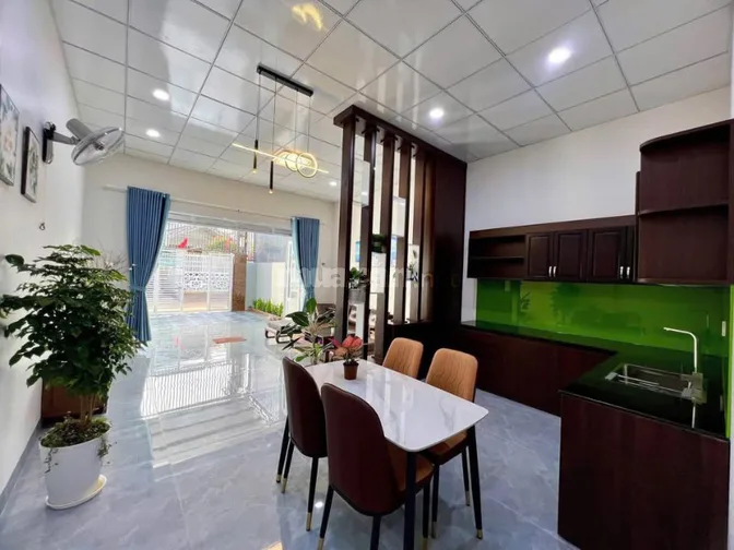 Bán nhà cấp 4, 154m2 5x31, Nguyễn Thị Lắng, BV Xuyên Á, 1,35 tỷ, SHR