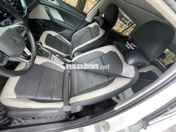 Volkswagen T-Cross 2023 Luxury 1.0 AT - 14000 km