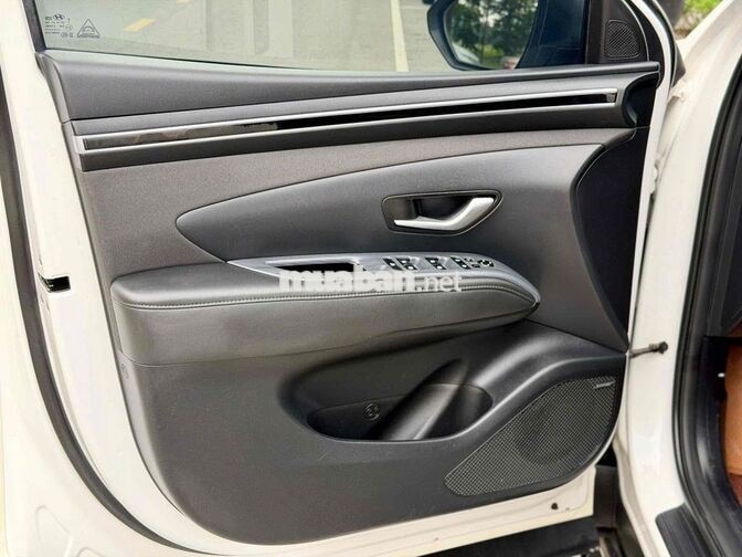 Hyundai Tucson Fun Dầu Số bấm 90000 km Trắng