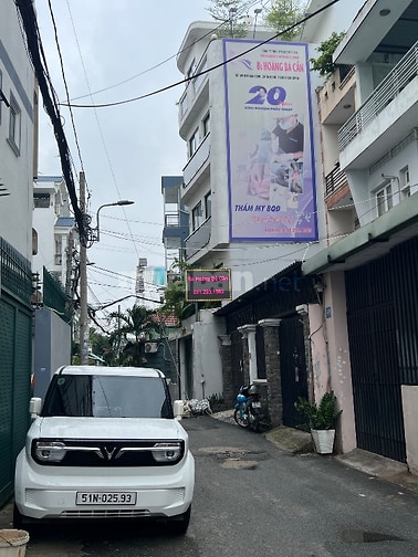 Nhà 4 lầu tuyệt đẹp Cao cấp góc 2 mặt hẻm xe hơi 6m sát Mặt tiền Phạm 