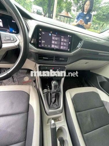 Volkswagen T-Cross 2023 Luxury 1.0 AT - 14000 km