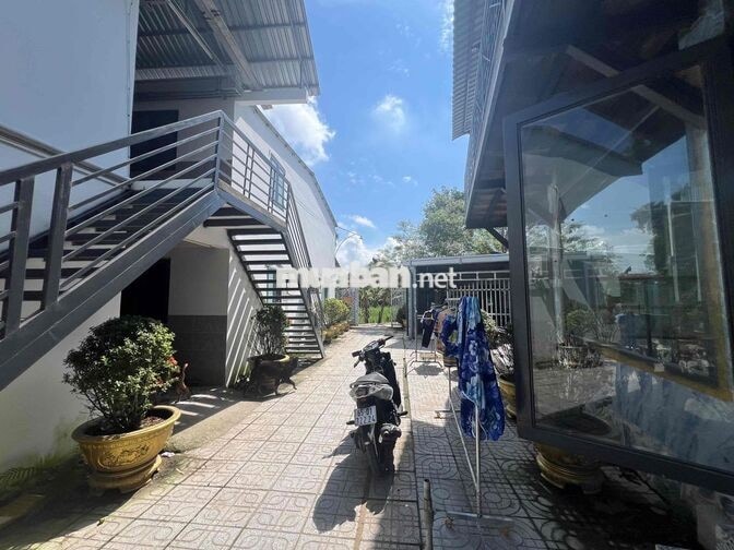 TS: Nhà ở và 01 Khu nhà Nghỉ 22 phòng; 01 khu Trọ 40 phòng đang
