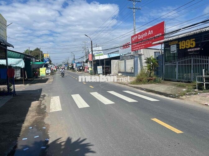 TS: Nhà ở và 01 Khu nhà Nghỉ 22 phòng; 01 khu Trọ 40 phòng đang