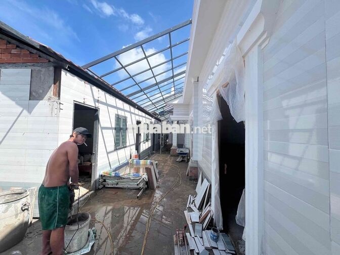TS: Nhà ở và 01 Khu nhà Nghỉ 22 phòng; 01 khu Trọ 40 phòng đang
