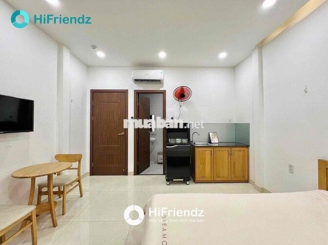 STUDIO FULL NỘI THẤT - NGAY BỐN XÃ - THANG MÁY - GIỜ GIẤC TỰ DO